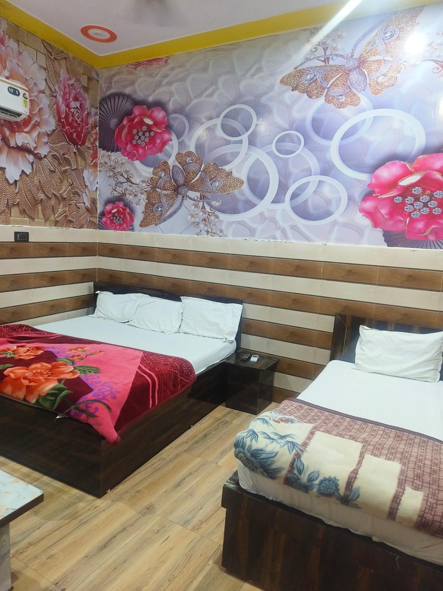 K.D.Dham-Near Prem Mandir Hotel Vrindavan Luaran gambar