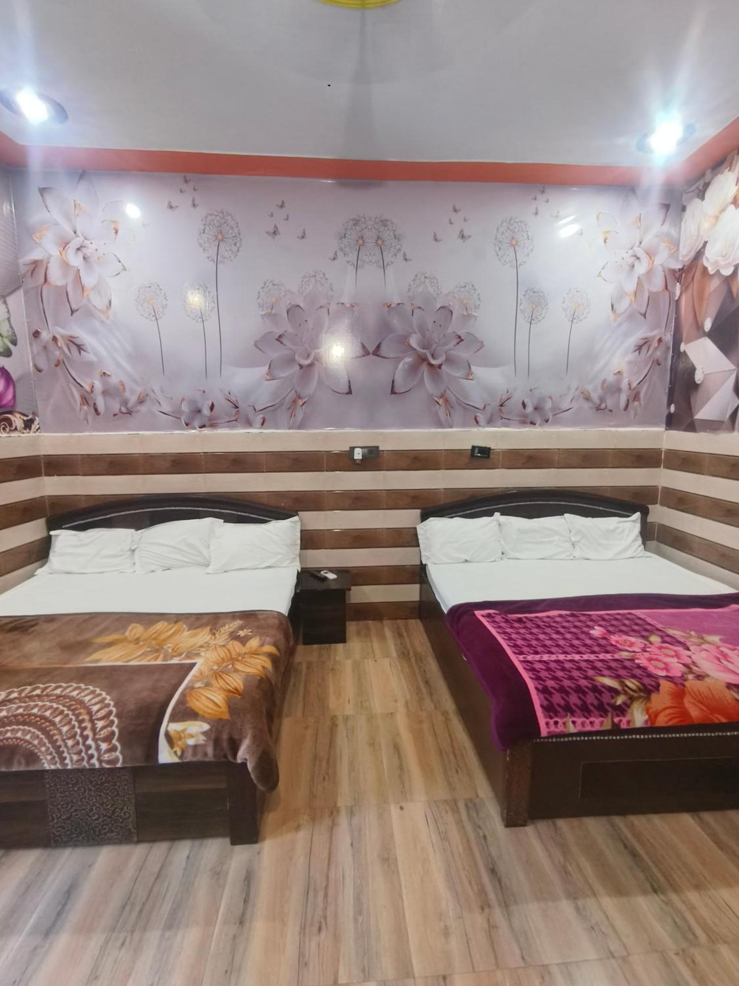 K.D.Dham-Near Prem Mandir Hotel Vrindavan Luaran gambar