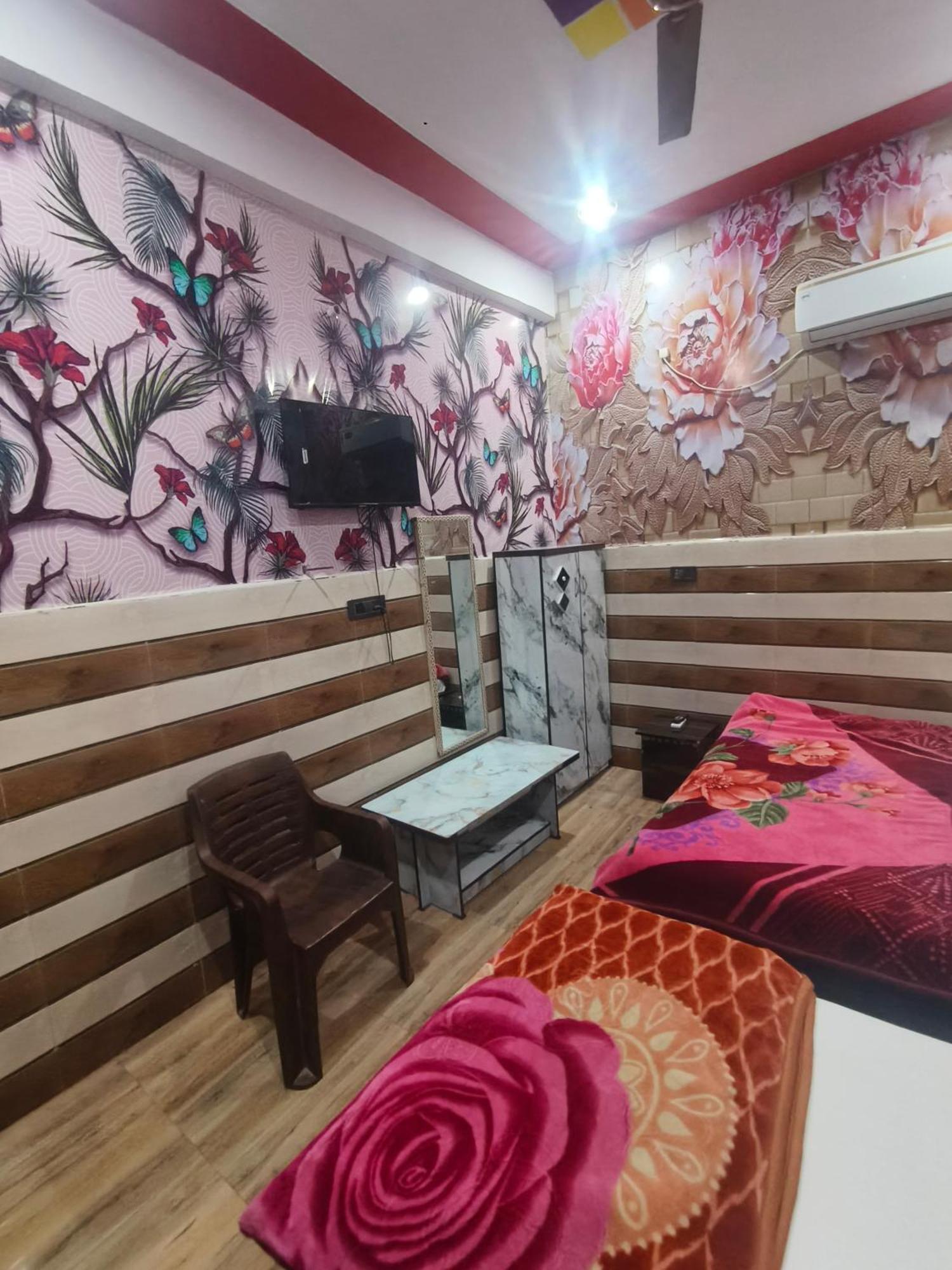 K.D.Dham-Near Prem Mandir Hotel Vrindavan Luaran gambar