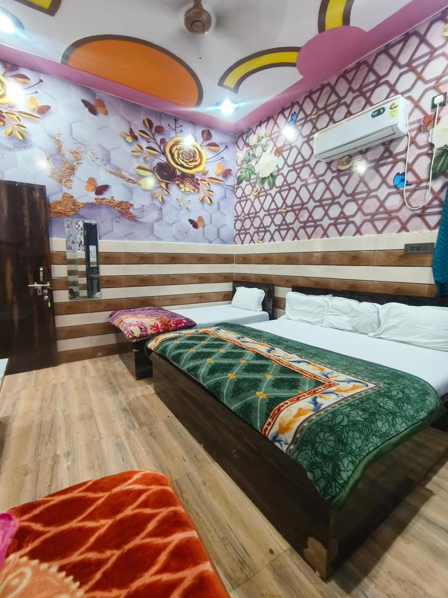 K.D.Dham-Near Prem Mandir Hotel Vrindavan Luaran gambar