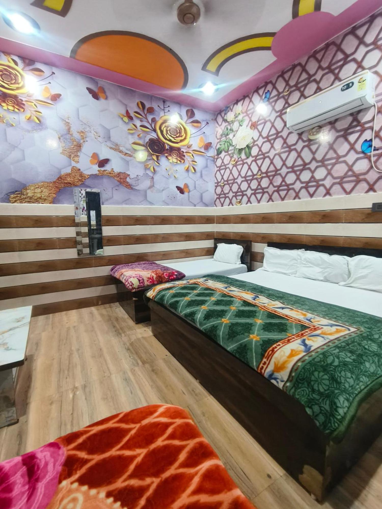 K.D.Dham-Near Prem Mandir Hotel Vrindavan Luaran gambar