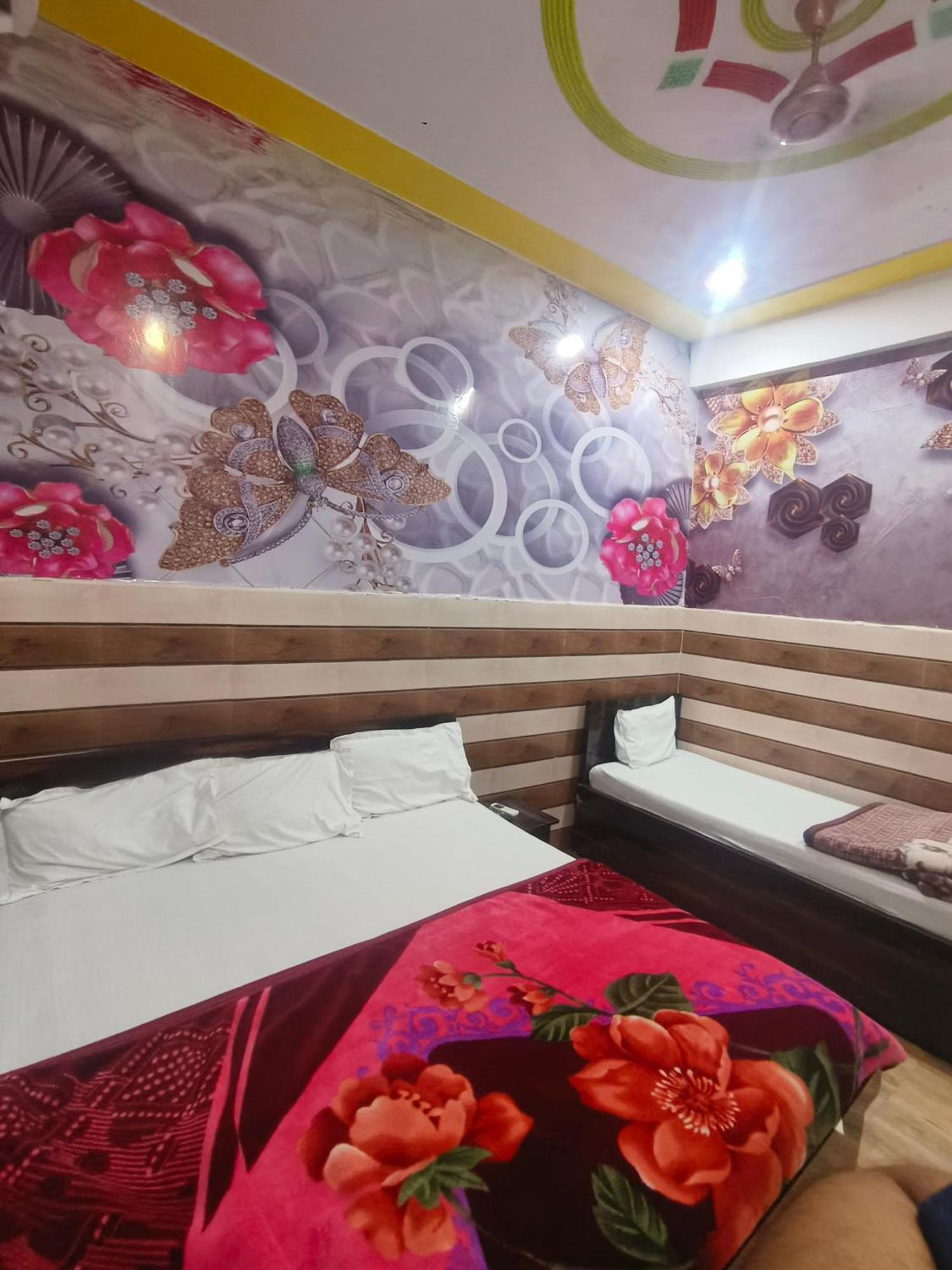 K.D.Dham-Near Prem Mandir Hotel Vrindavan Luaran gambar