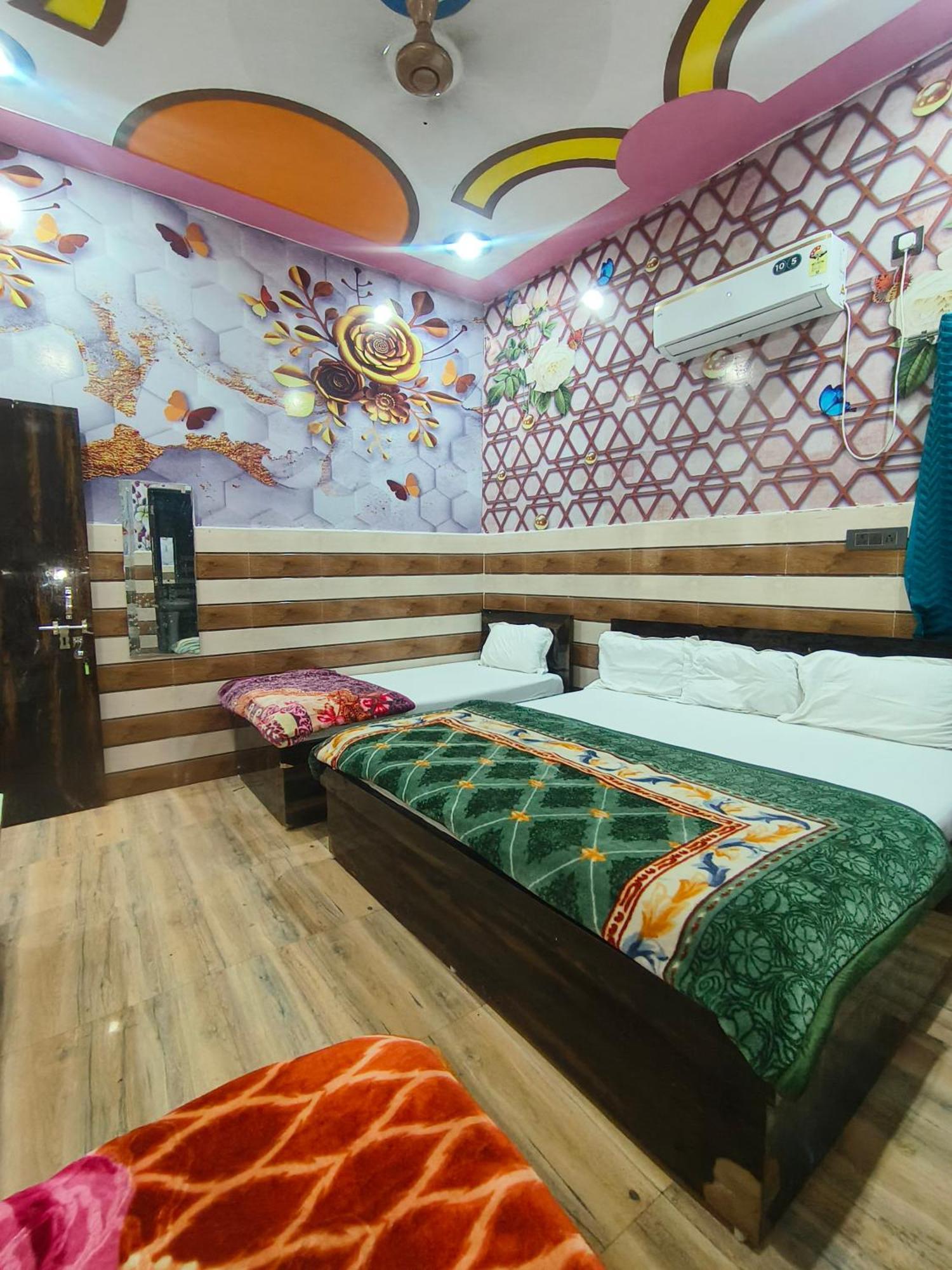 K.D.Dham-Near Prem Mandir Hotel Vrindavan Luaran gambar